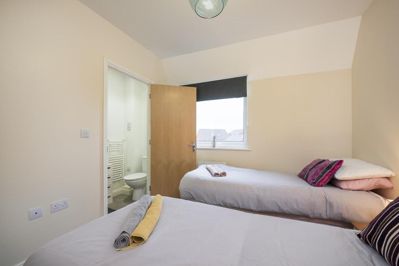 Inaras Place Aylesbury  Extérieur photo