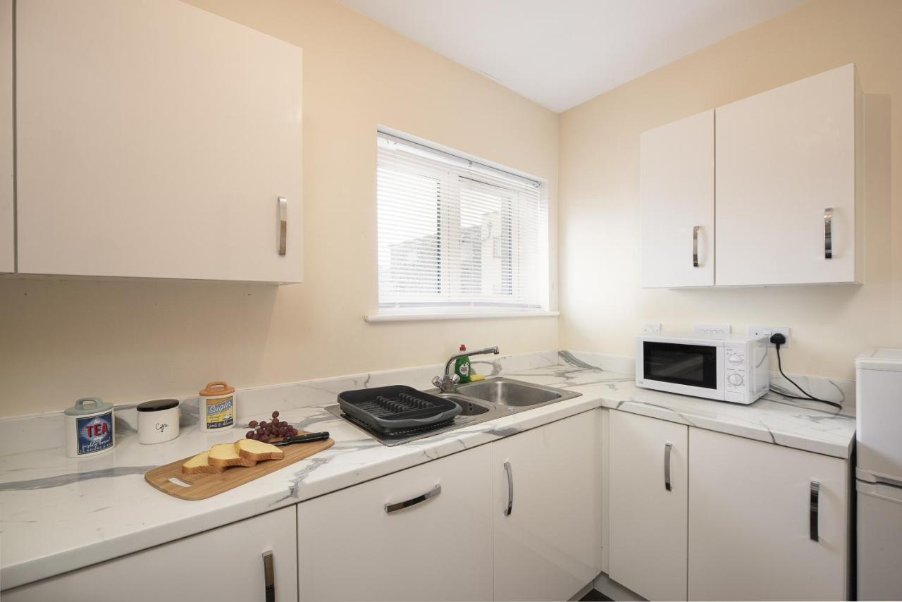 Inaras Place Aylesbury  Extérieur photo